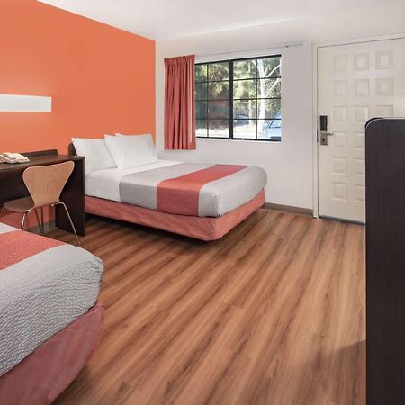Motel 6-Thousand Oaks, Ca ニューベリーパーク エクステリア 写真