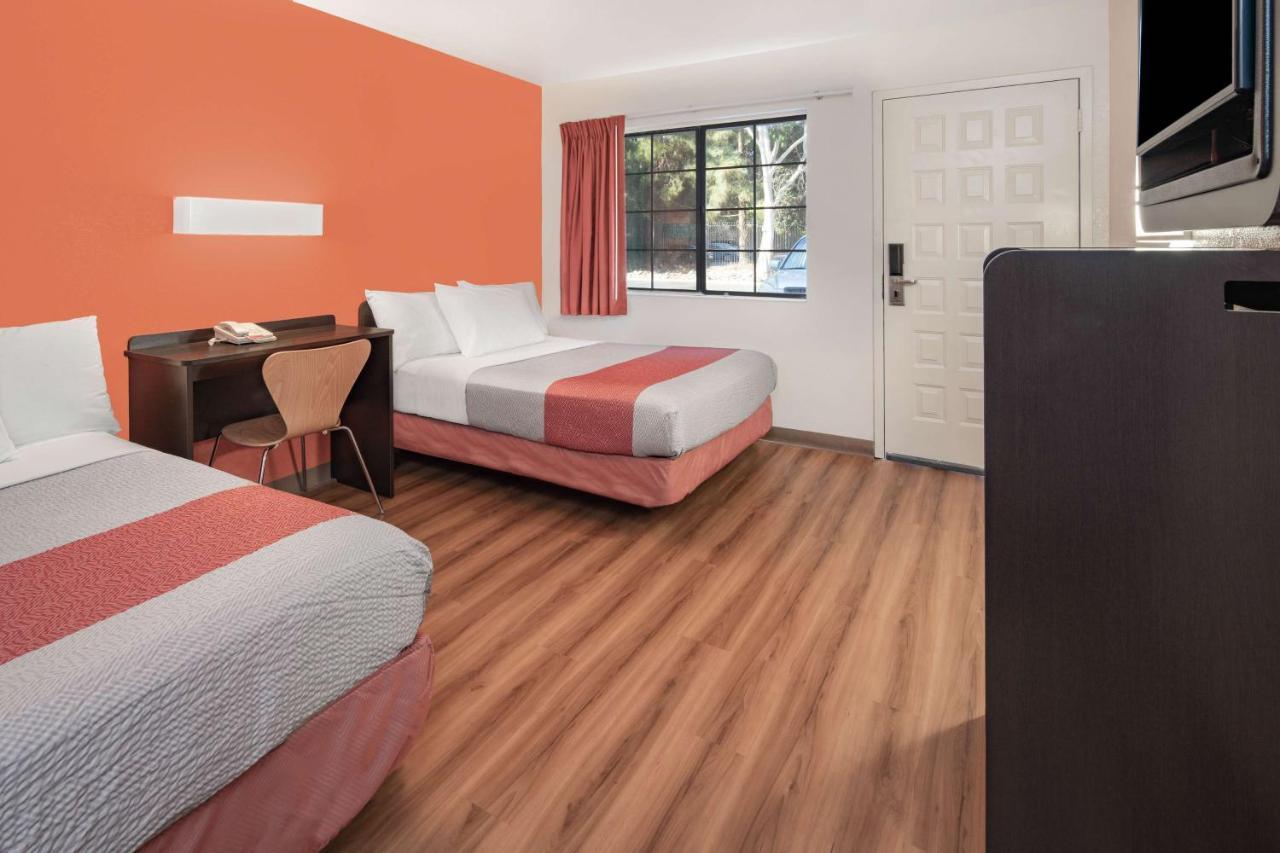 Motel 6-Thousand Oaks, Ca ニューベリーパーク エクステリア 写真