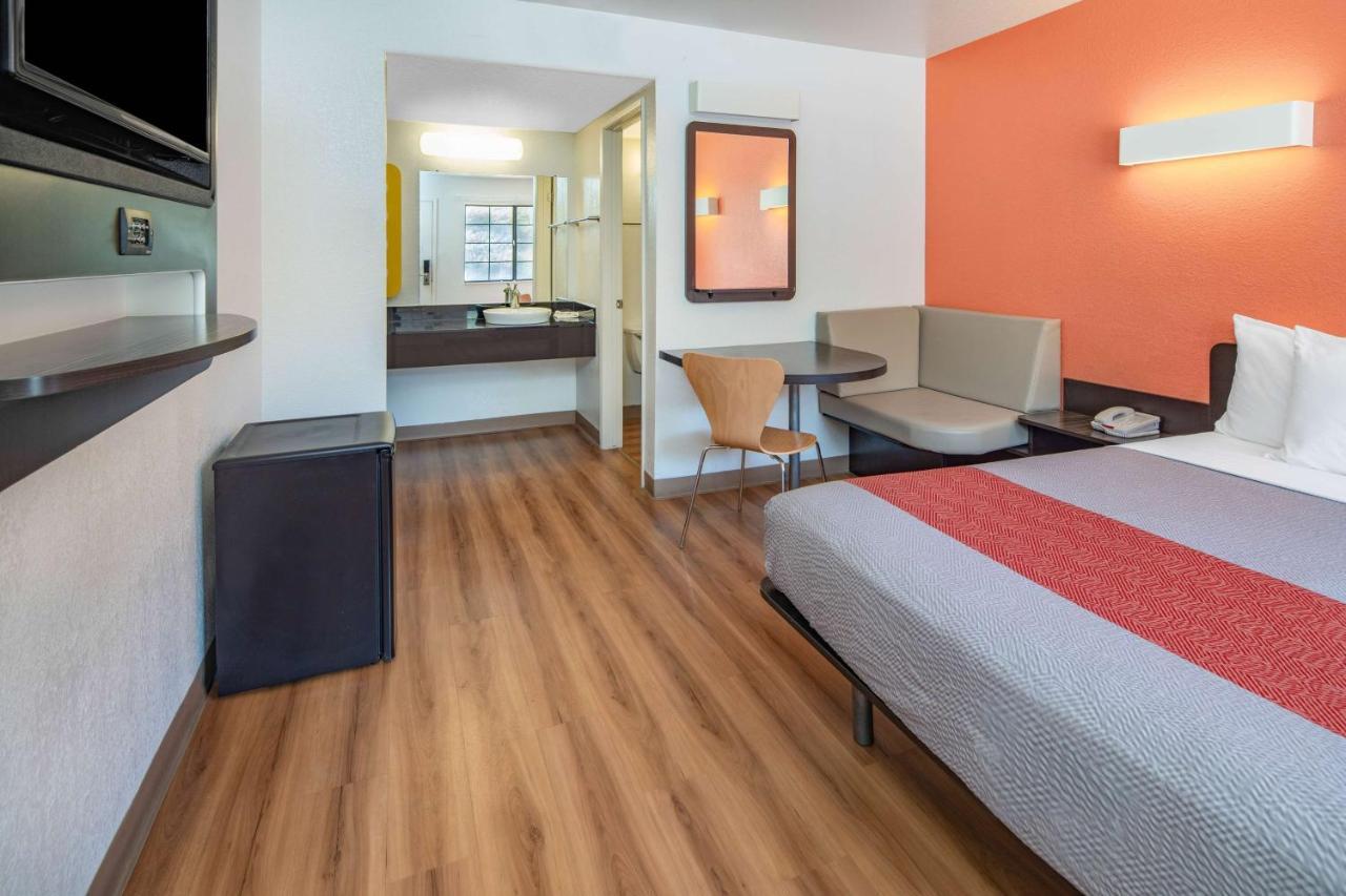 Motel 6-Thousand Oaks, Ca ニューベリーパーク エクステリア 写真