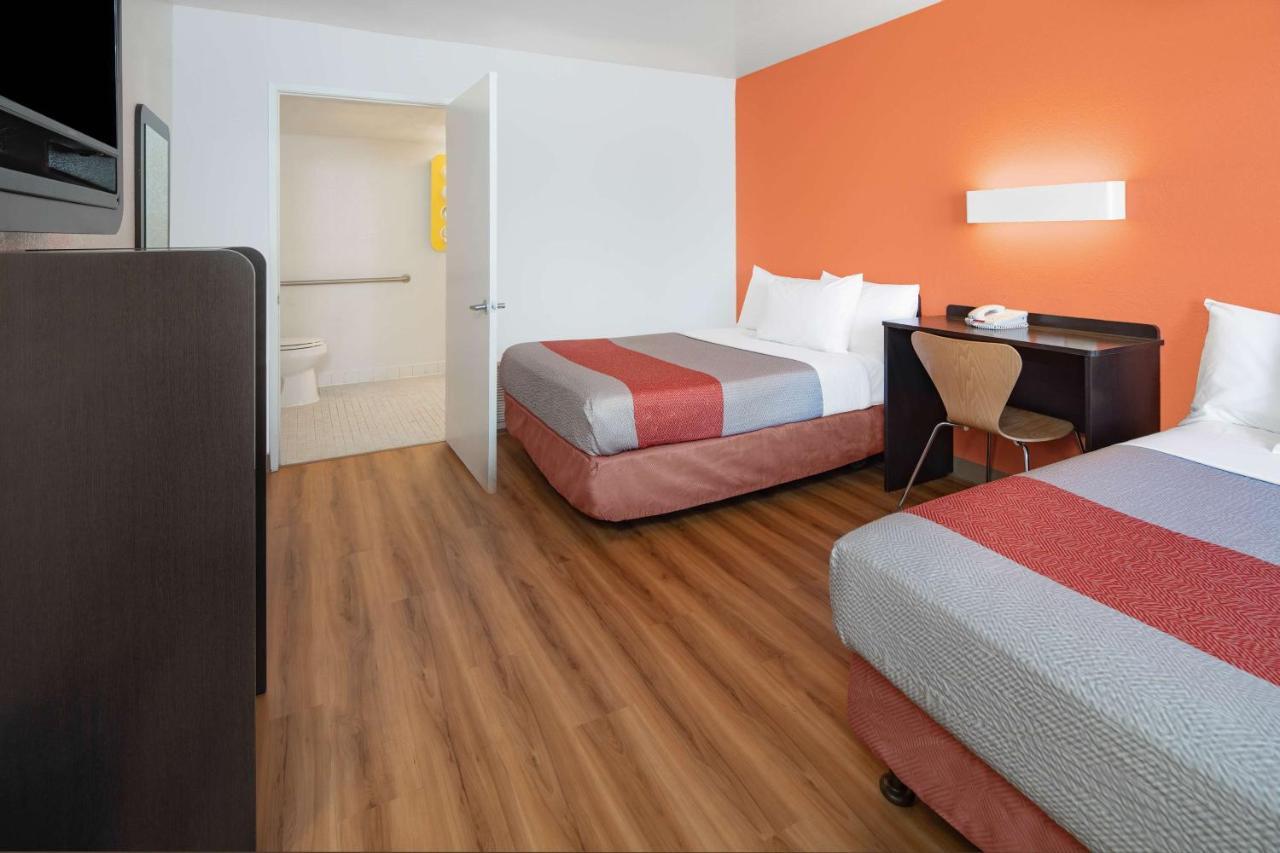 Motel 6-Thousand Oaks, Ca ニューベリーパーク エクステリア 写真