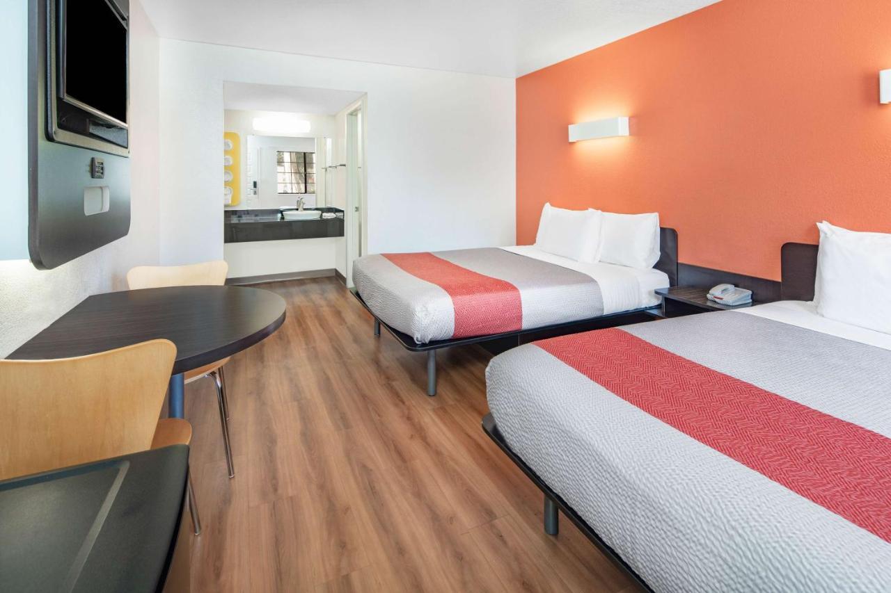 Motel 6-Thousand Oaks, Ca ニューベリーパーク エクステリア 写真