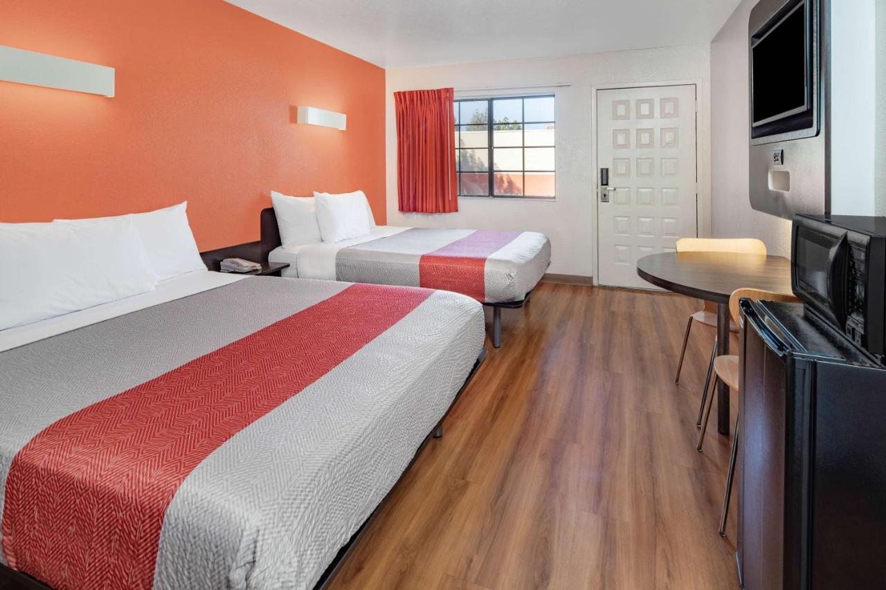 Motel 6-Thousand Oaks, Ca ニューベリーパーク エクステリア 写真