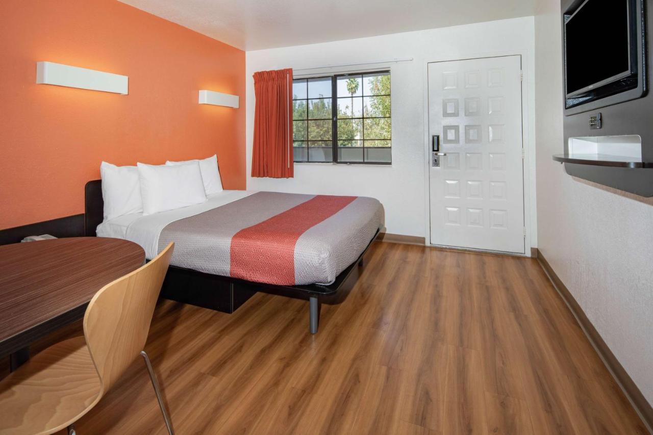 Motel 6-Thousand Oaks, Ca ニューベリーパーク エクステリア 写真
