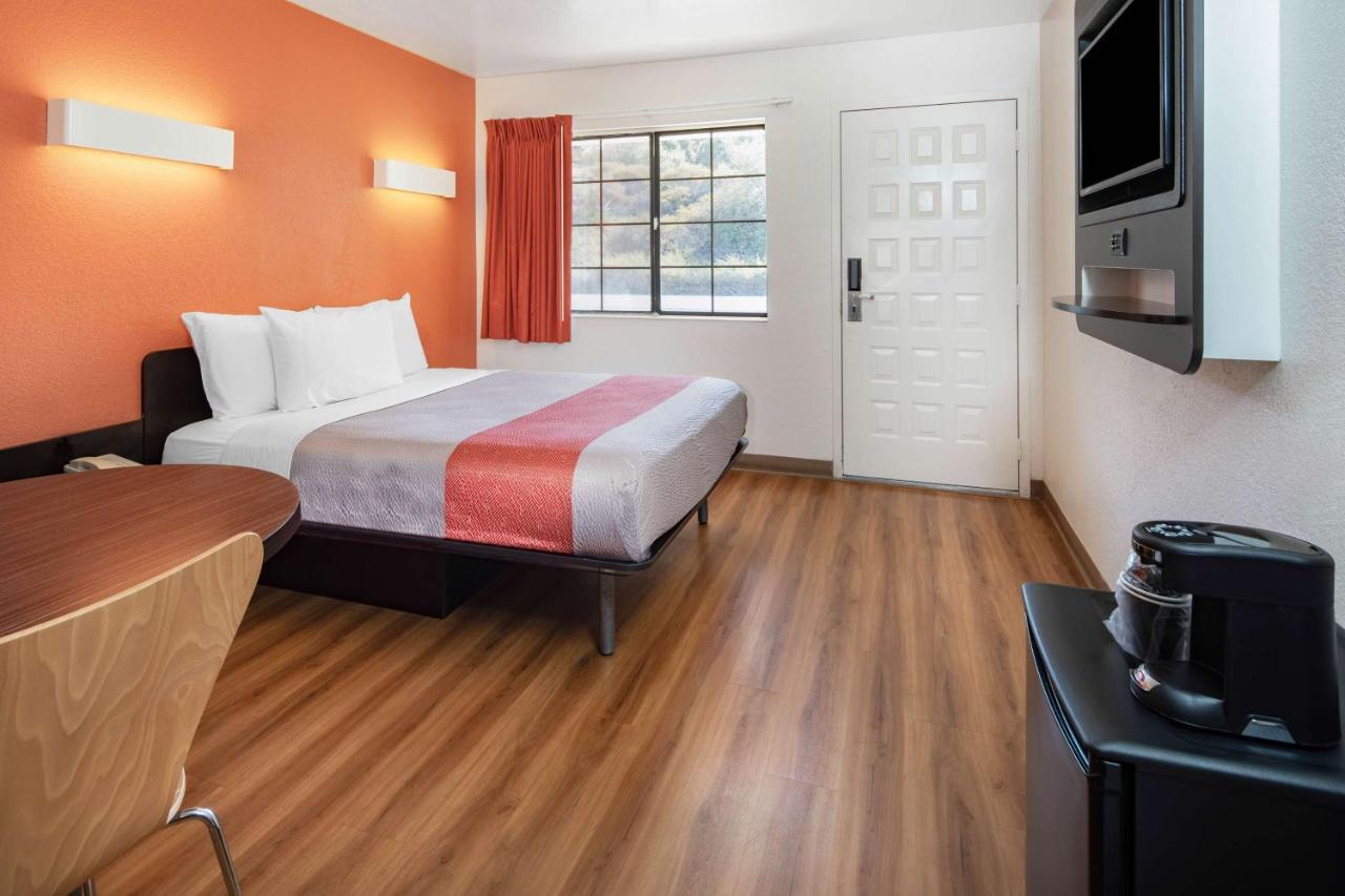 Motel 6-Thousand Oaks, Ca ニューベリーパーク エクステリア 写真