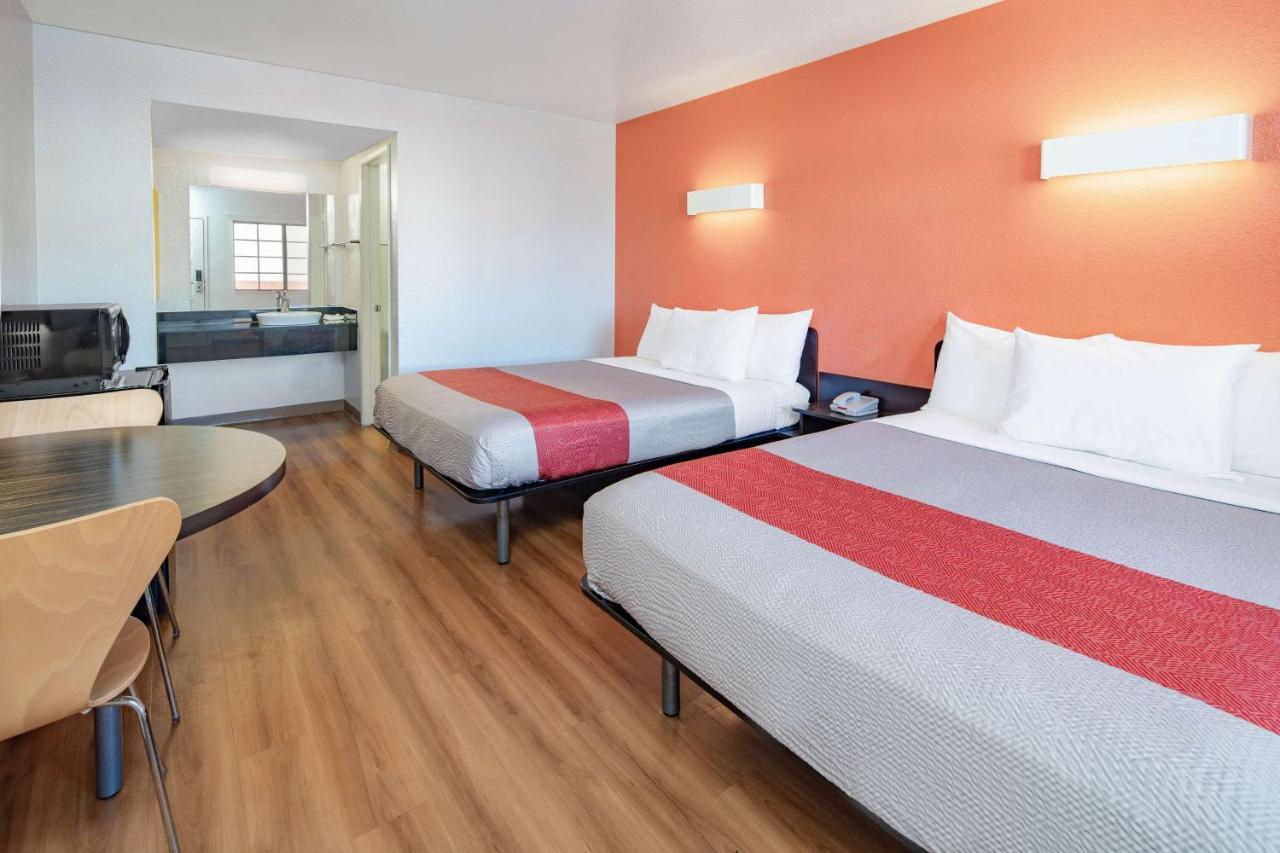 Motel 6-Thousand Oaks, Ca ニューベリーパーク エクステリア 写真