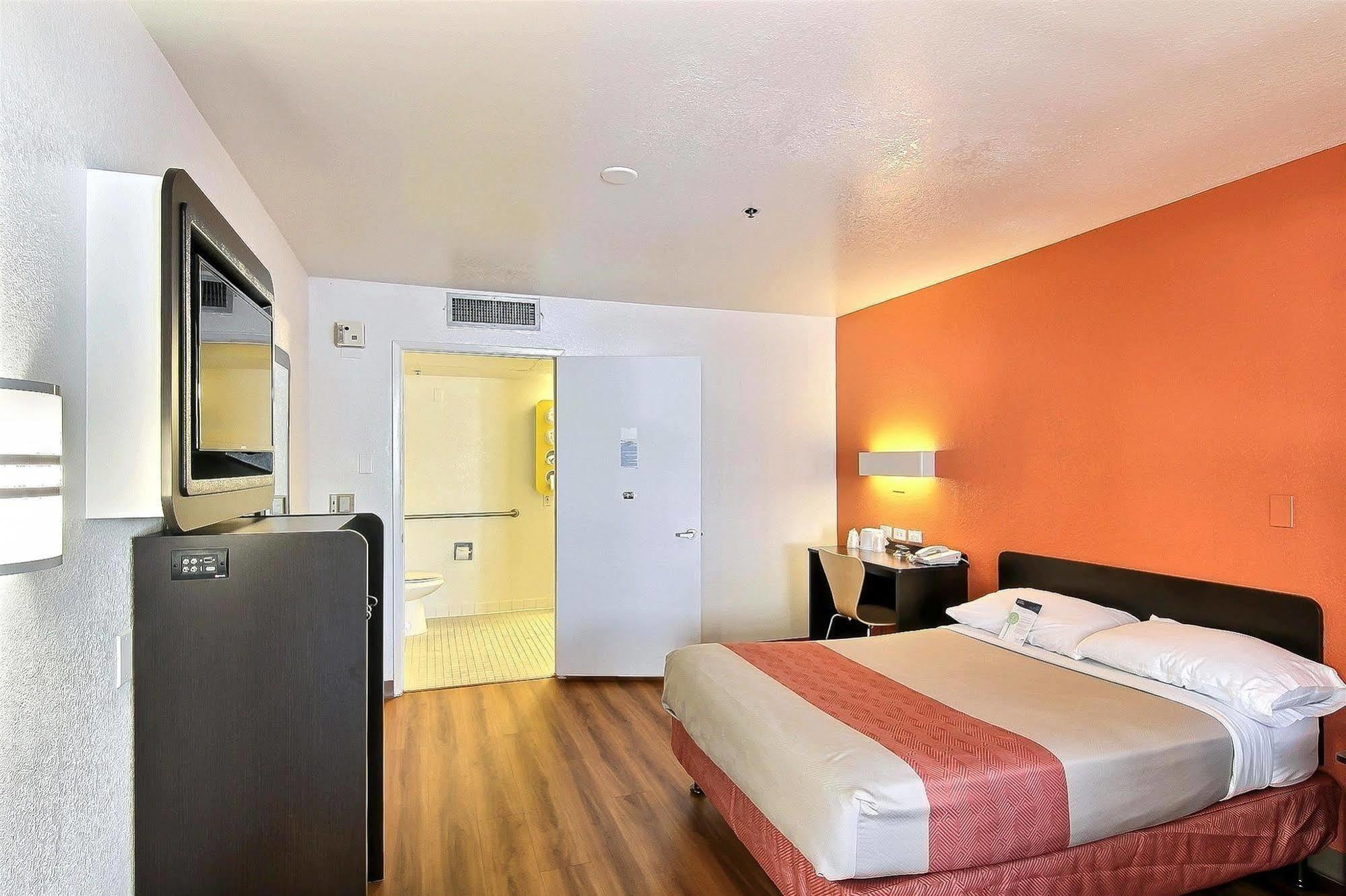 Motel 6-Thousand Oaks, Ca ニューベリーパーク エクステリア 写真