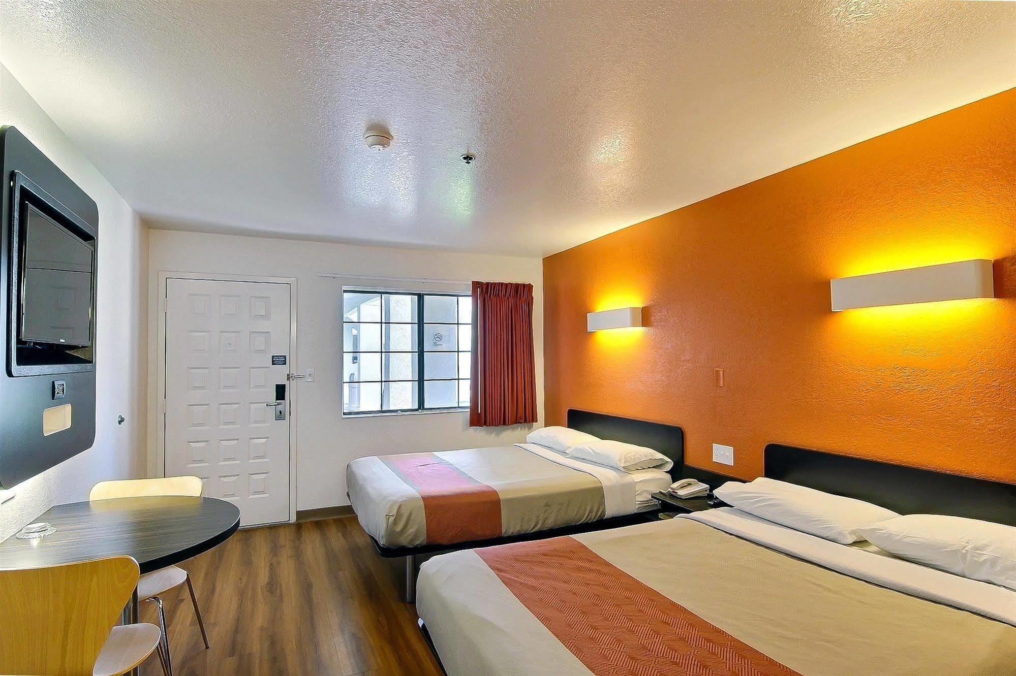 Motel 6-Thousand Oaks, Ca ニューベリーパーク エクステリア 写真
