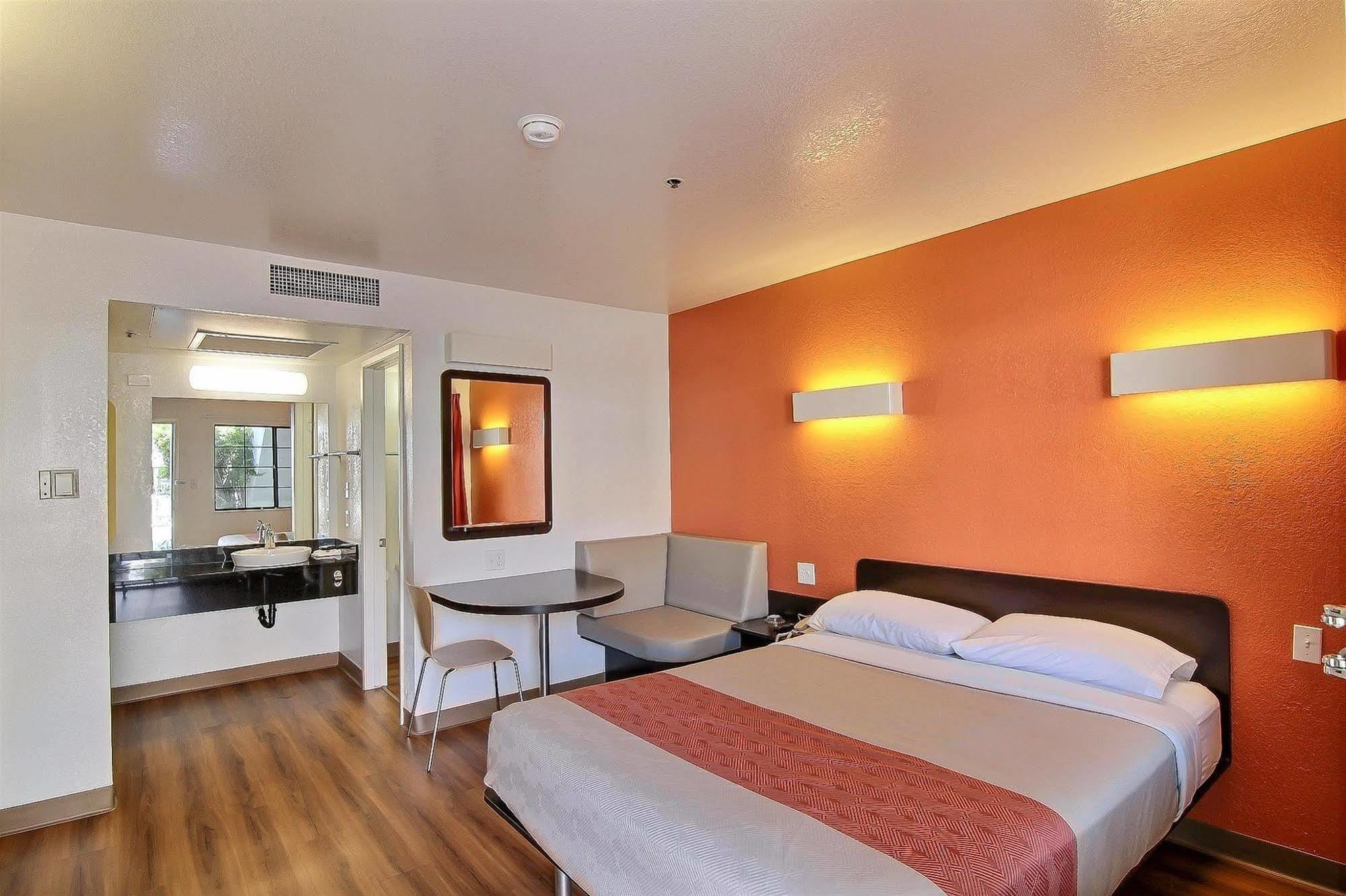 Motel 6-Thousand Oaks, Ca ニューベリーパーク エクステリア 写真
