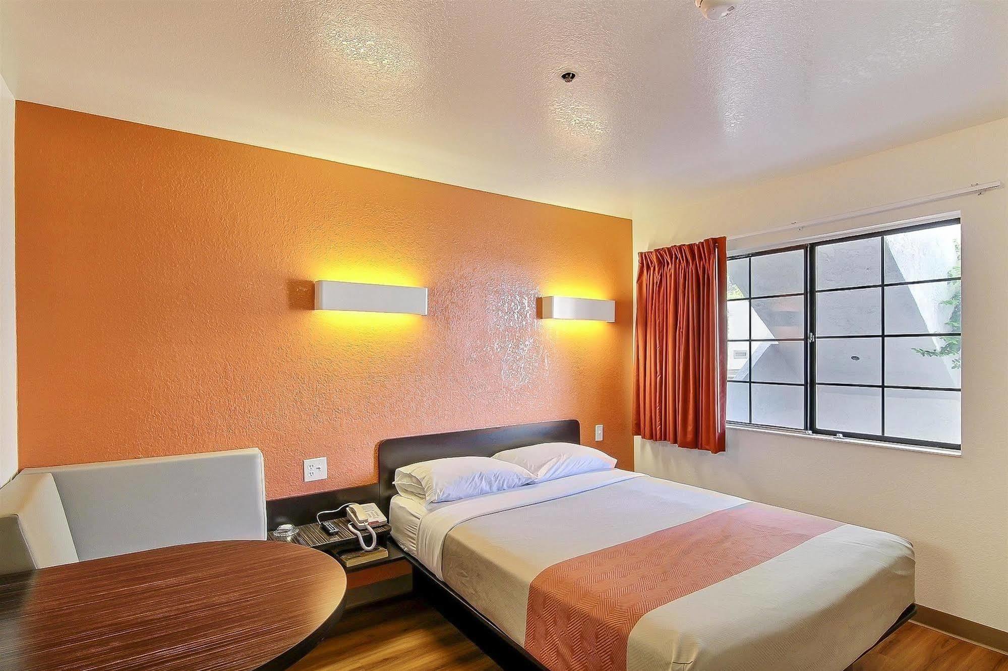 Motel 6-Thousand Oaks, Ca ニューベリーパーク エクステリア 写真